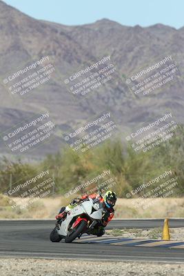 media/Oct-30-2025-Racers Edge (Thu) [[dabbdaf680]]/3-B Group/Session 5 (Turn 6)/